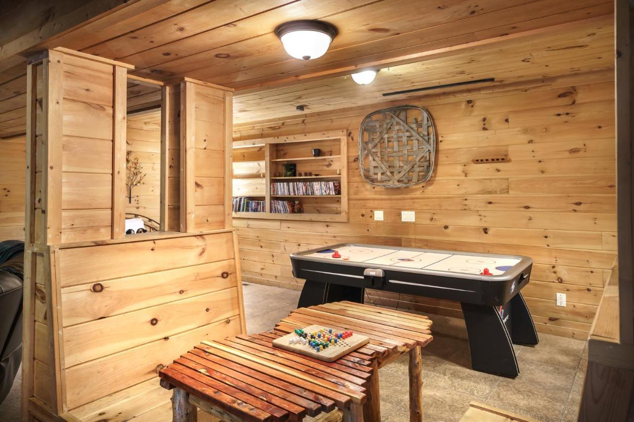 Glori'S Retreat, Game Room, 1089 Of Free Attraction Tickets For Each Paid Day, Dollywood And More Pigeon Forge Exterior foto